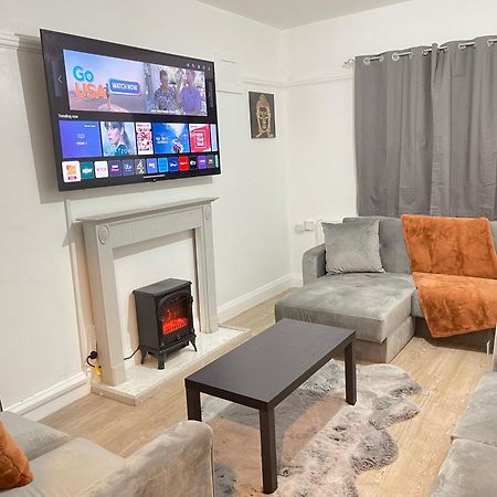 Hometel Digs Hidden Gem Large Comfy Home Can Sleep 15 Braunstone Town Exteriér fotografie