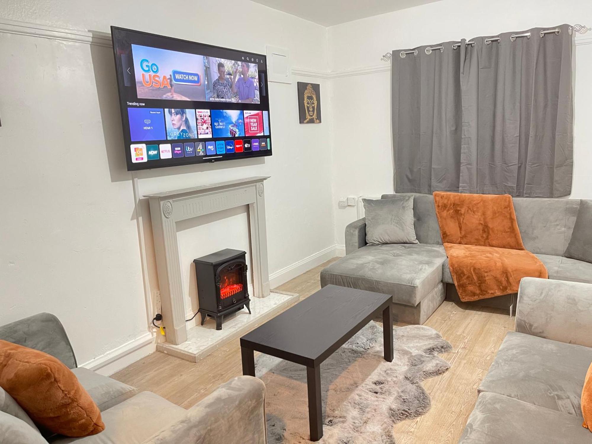 Hometel Digs Hidden Gem Large Comfy Home Can Sleep 15 Braunstone Town Exteriér fotografie
