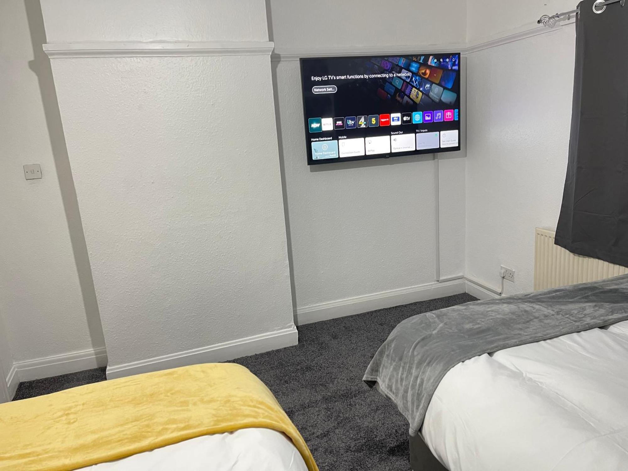 Hometel Digs Hidden Gem Large Comfy Home Can Sleep 15 Braunstone Town Exteriér fotografie
