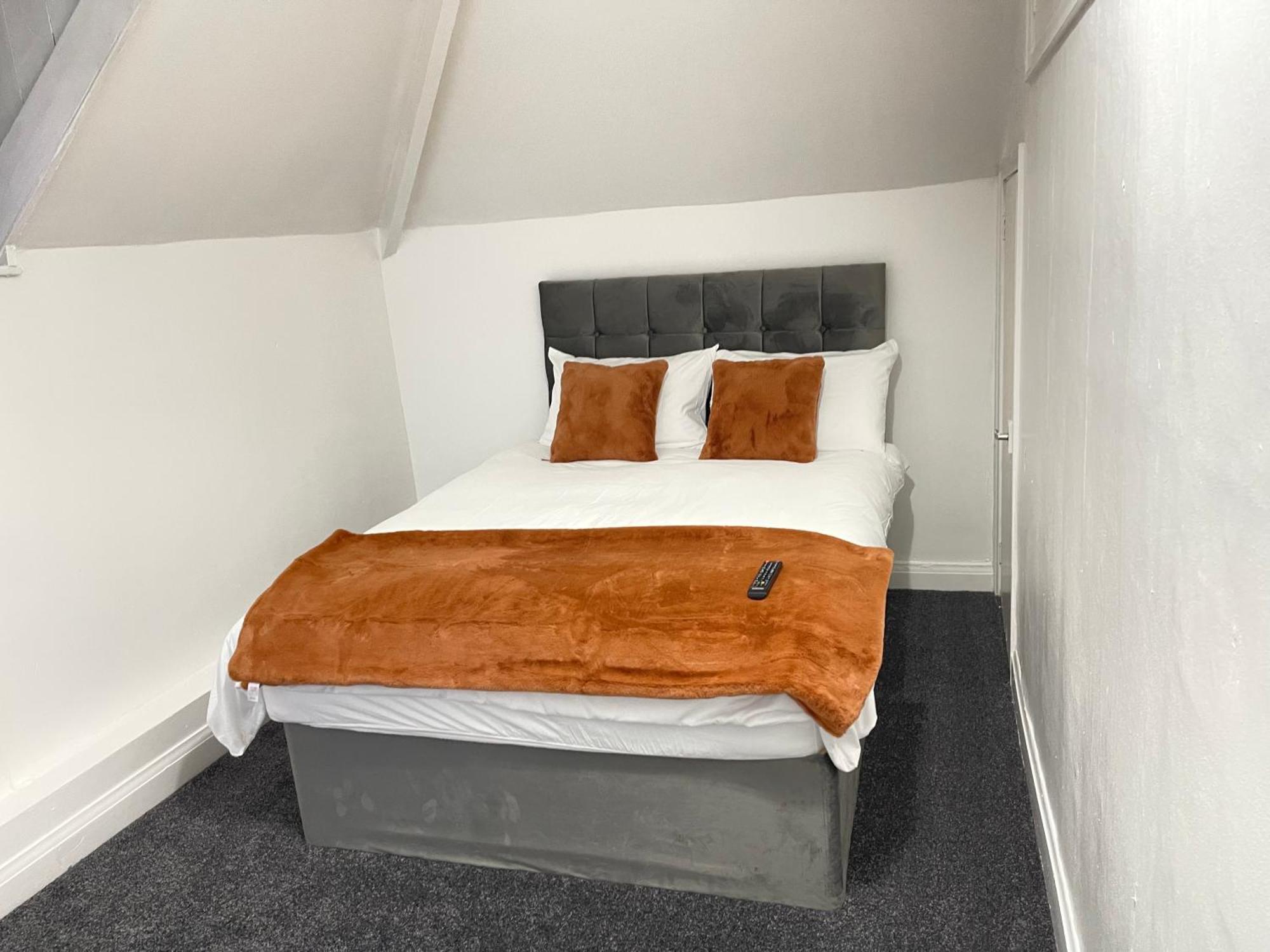 Hometel Digs Hidden Gem Large Comfy Home Can Sleep 15 Braunstone Town Exteriér fotografie