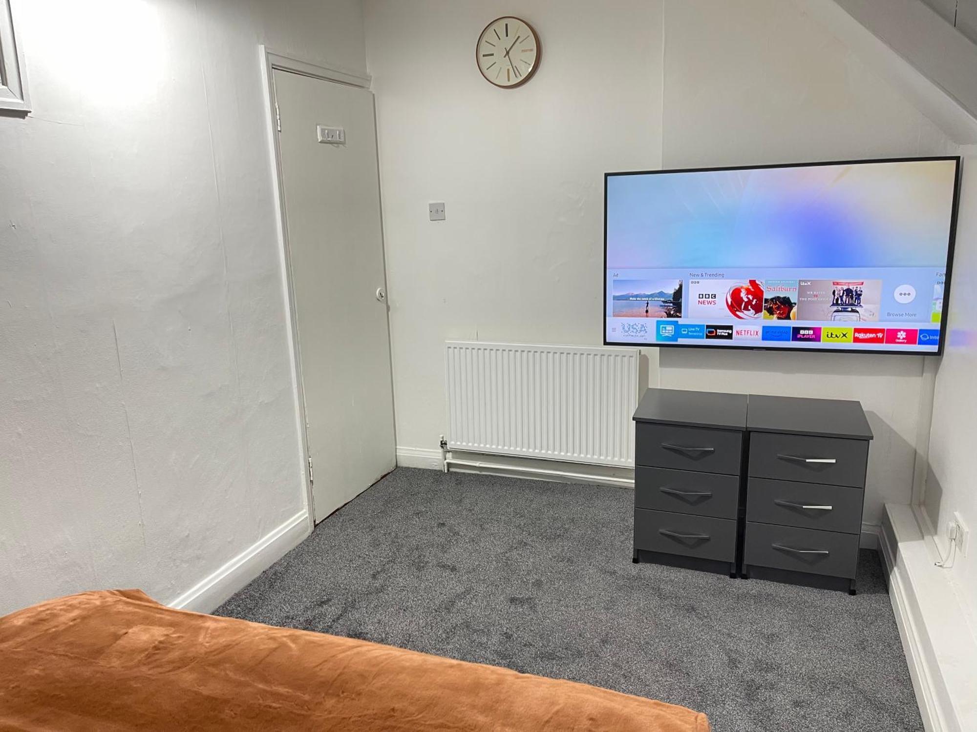 Hometel Digs Hidden Gem Large Comfy Home Can Sleep 15 Braunstone Town Exteriér fotografie