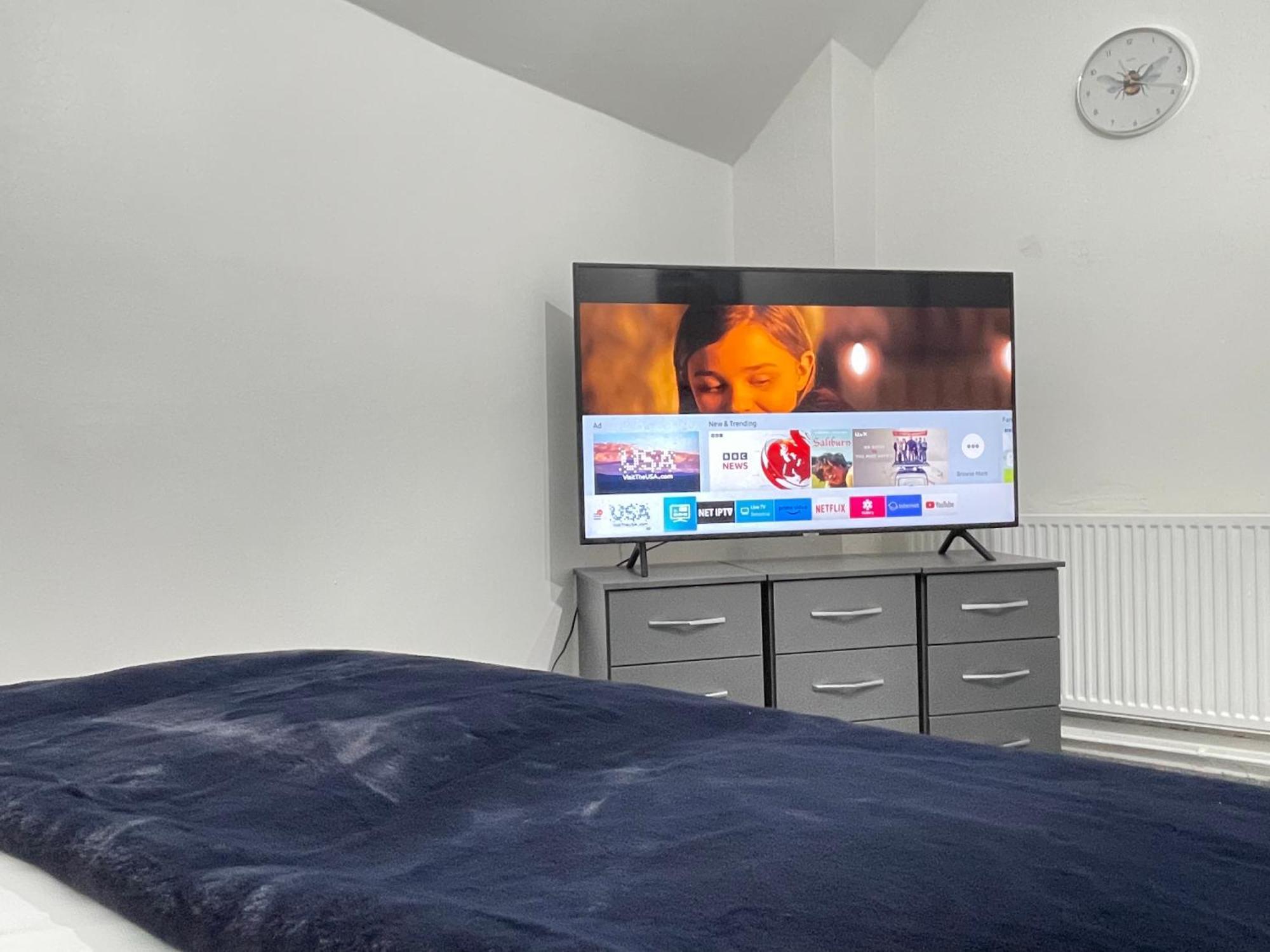 Hometel Digs Hidden Gem Large Comfy Home Can Sleep 15 Braunstone Town Exteriér fotografie