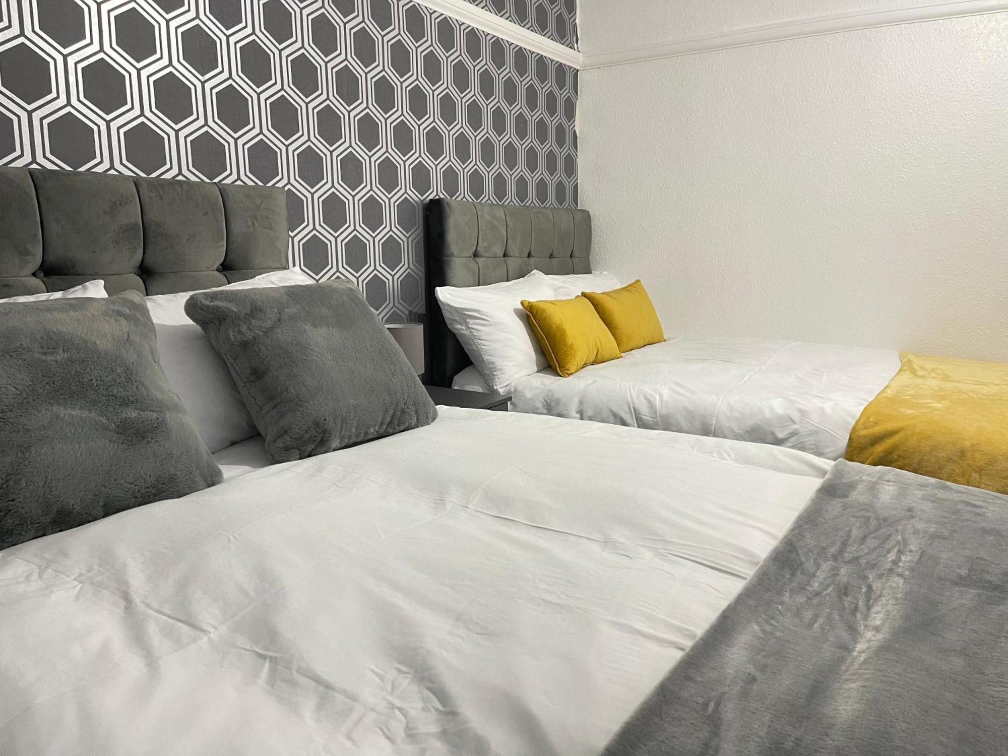 Hometel Digs Hidden Gem Large Comfy Home Can Sleep 15 Braunstone Town Exteriér fotografie